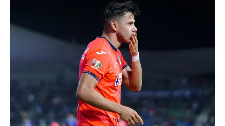 Ángel Romero tiene contrato con Cruz Azul hsata diciembre del 2022.