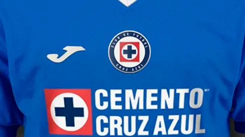 Cruz Azul presentaría una playera parecida a esta para el Apertura 2022.