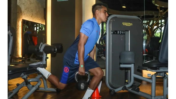 El jugador mexicano sigue sin estar recuperado del todo