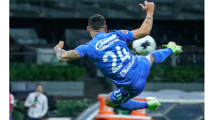 Juan Escobar está nominado al Balón de Oro 2022 por este gol de tijera con Cruz Azul.