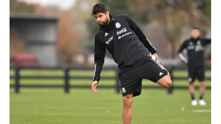 Araujo termina contrato 2023.