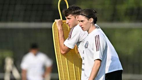 Santiago Giménez y Marcelo Flores