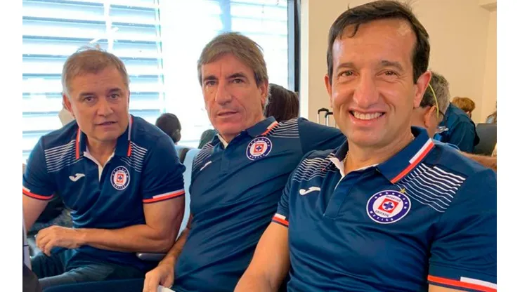 Diego Aguirre llegó a Cruz Azul solo con dos colaboradores.