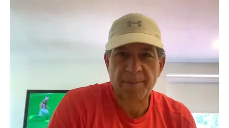 Se encuentra en casa aislado.