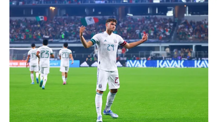 La celebración del jugador cementero con el Tri.