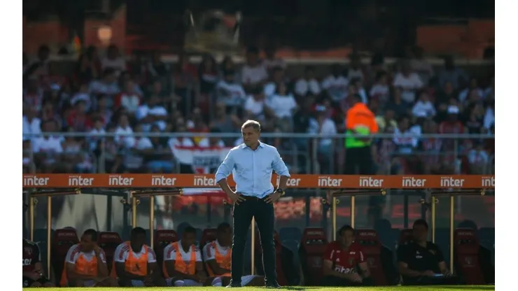 El entrenador uruguayo será presentado este lunes