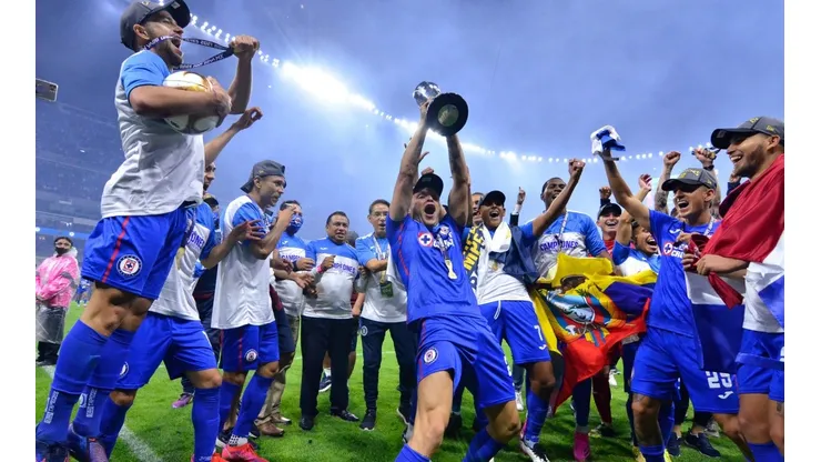 Cruz Azul conquistó la novena estrella en la cancha del Estadio Azteca.