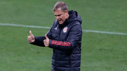 El entrenador uruguayo habría llegado a un acuerdo con los cementeros