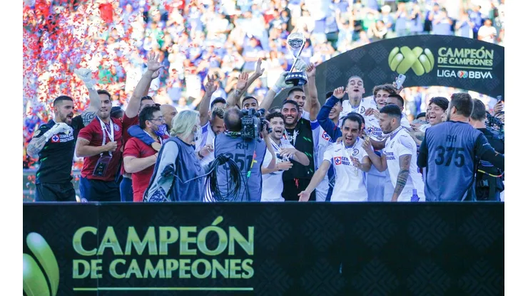Leon vs Cruz Azul en el Campeon de Campeones de la temporada 2020-2021