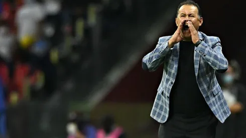 El entrenador salió de malas maneras