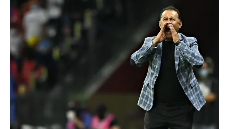 El entrenador salió de malas maneras