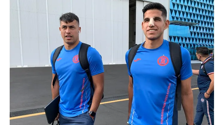 Luis y el resto del equipo, previo a su vuelo a Monterrey.