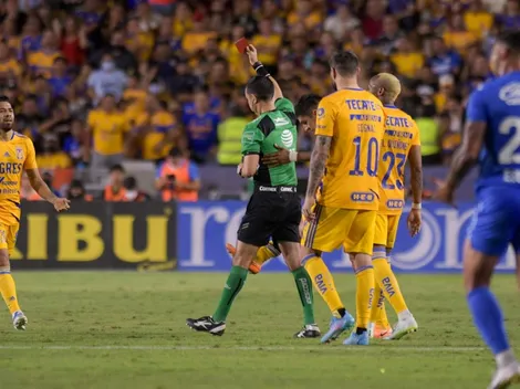 VIDEO: La dura entrada de Aquino a Romero que le costó la expulsión