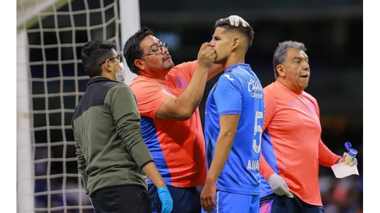 El defensor peruano sufrió fractura de tabique