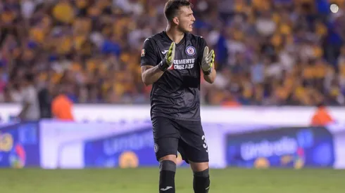 Jurado durante el partido ante Tigres.