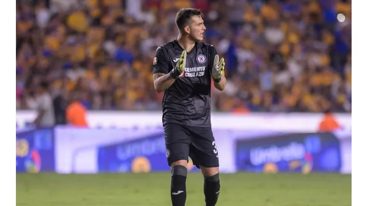 Jurado durante el partido ante Tigres.