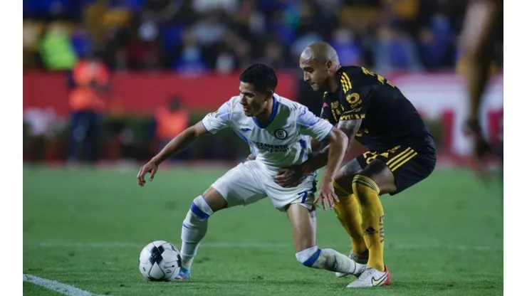 Cruz Azul recibe a Tigres UANL en el Estadio Azteca