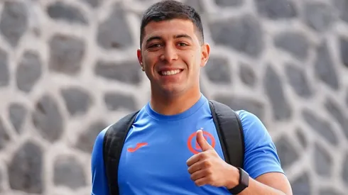 Lira a la llegada al azteca ante Necaxa.