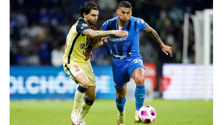 El Clásico Joven entre América y Cruz Azul es una de las rivalidades más fuertes del futbol mexicano.