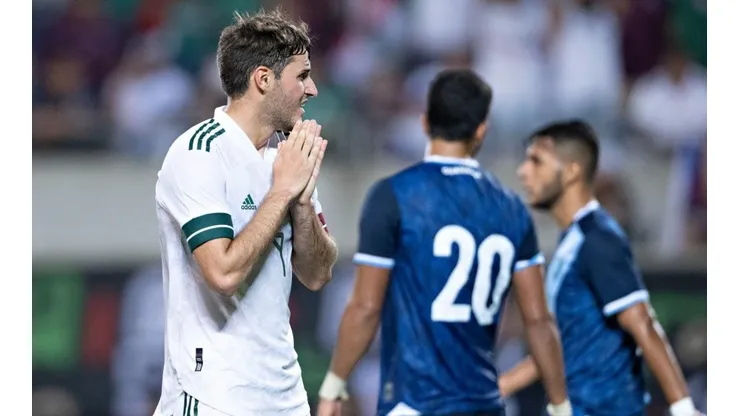 El delantero mexicano no pudo marcar ante Guatemala