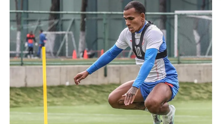 Rómulo Otero ya entrenó con Cruz Azul previo al Clásico Joven.