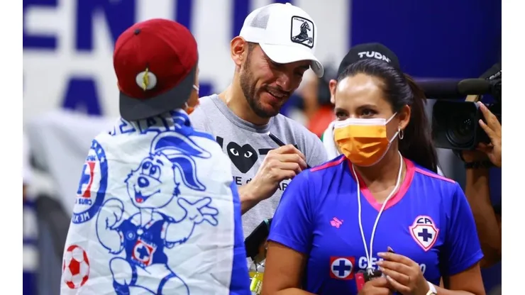 Jesús Corona en un partido de Cruz Azul
