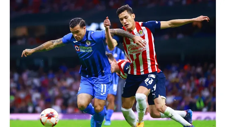 Cruz Azul perdió ante Chivas en el Esatadio Azteca.