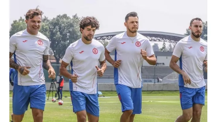 Cruz Azul se prepara para enfrentar a Chivas.