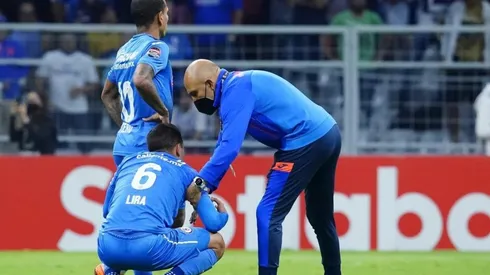 El mediocampista quiso levantar los ánimos de la afición