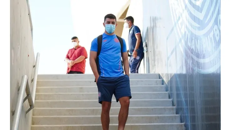 Erik Lira durante un partido de Cruz Azul