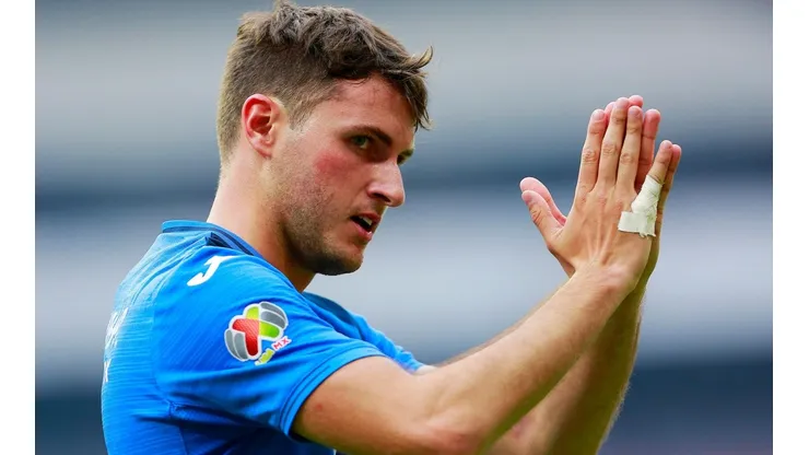 Santiago Giménez se formó como futbolista en la cantera de Cruz Azul.
