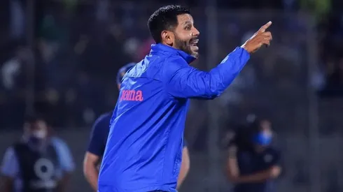 Joaquín Velázquez dirigió a Cruz Azul en la ida de semifinal de Concachampions ante Pumas