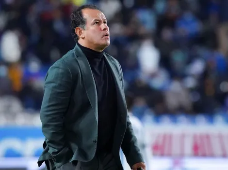 "Sin idea"; afición de Cruz Azul califica a Juan Reynoso