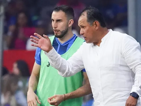 ¿Por qué no está Juan Reynoso en el Cruz Azul vs. Pumas?