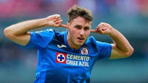 Santiago Giménez está claro de defender al combinado nacional