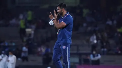 Joaquín Velázquez tomó el testigo de Juan Reynoso en el banquillo de los cementeros