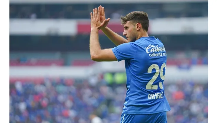 Giménez celebrando su gol ante Atlas.
