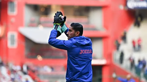 Chuy Corona en un partido con Cruz Azul