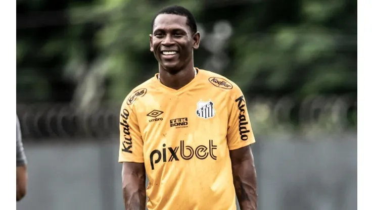 El delantero ecuatoriano ya fue presentado con el Santos