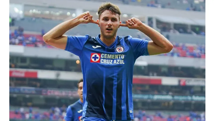 Santi celebra su tercer gol en el torneo.