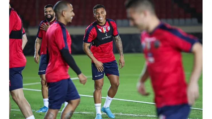 La Vinotinto entrenando previo al duelo ante Colombia.