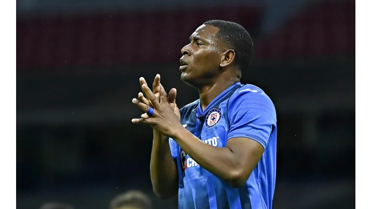 Bryan Angulo no continuará en Cruz Azul.