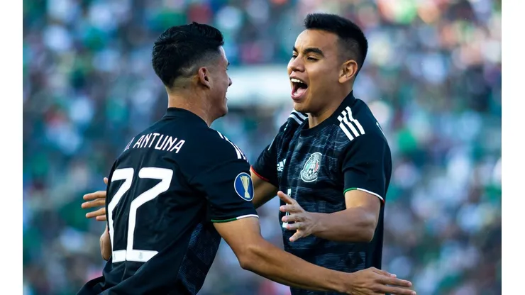 Antuna y Rodríguez con el Tri.