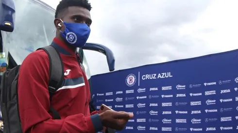 Jonathan Borja en un encuentro con Cruz Azul