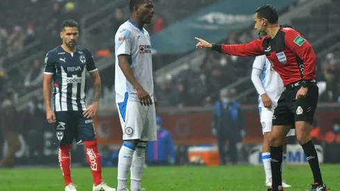 Bryan Angulo quiere poner marcha a Brasil