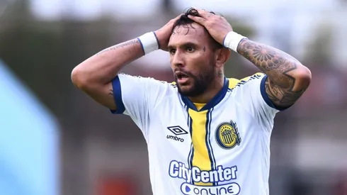 Walter Montoya no lo pasa bien en Rosario Central