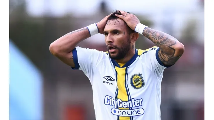 Walter Montoya no lo pasa bien en Rosario Central