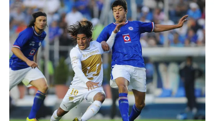 Néstor Araujo en un partido contra Pumasen 2011.