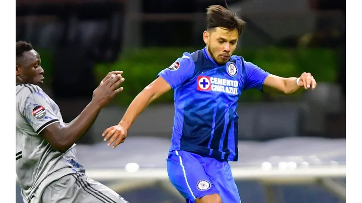Ángel Romero ya pudo ser titular con Cruz Azul.
