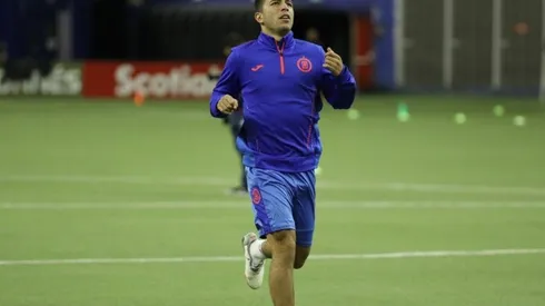 Erik Lira en la cancha del Montreal.